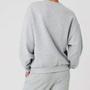ALO Accolade Crew Neck Pullover
